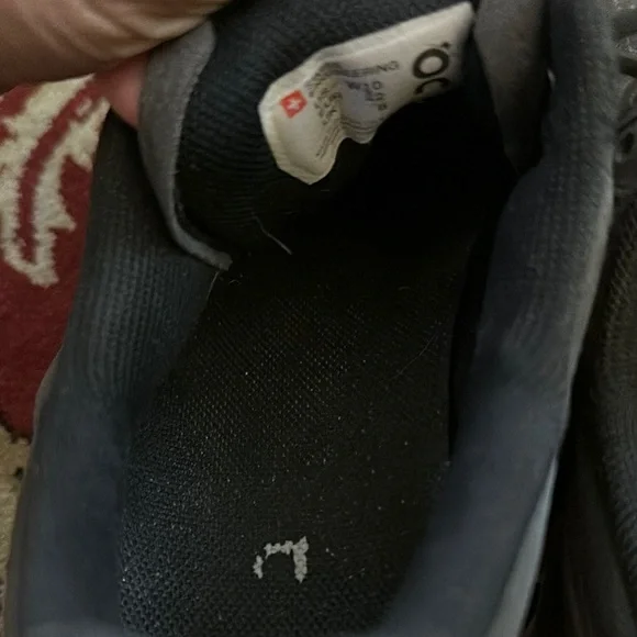 On Running woman Black and Purple Athletic Shoes size 10 - Picture 8 of 8